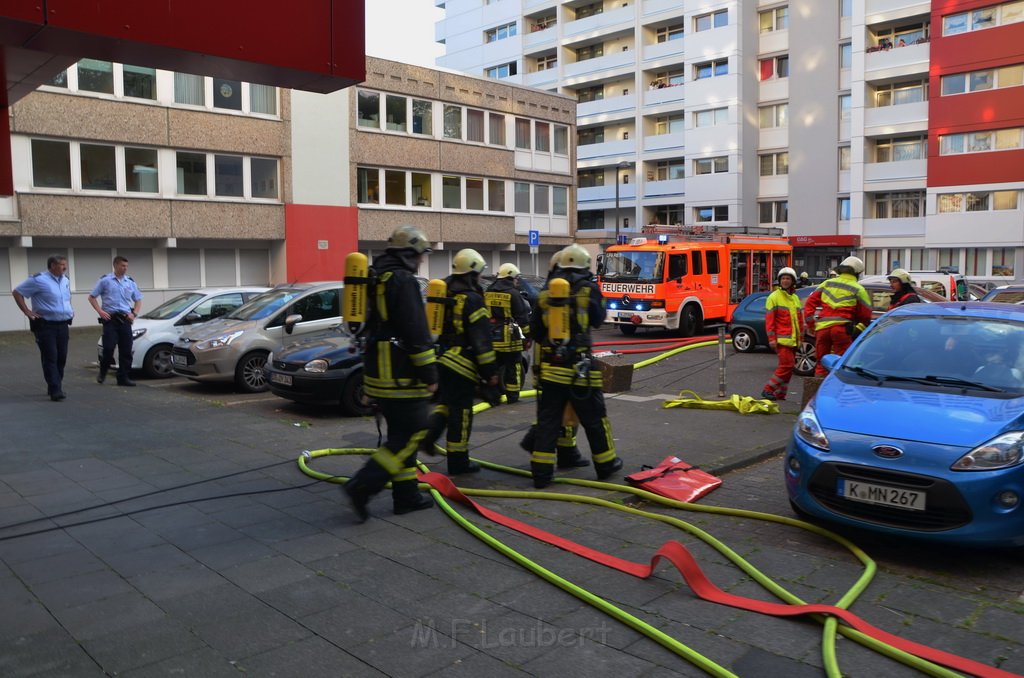 Feuer 3 Koeln Bocklemuend Goerlinger Zentrum P35.JPG - Miklos Laubert